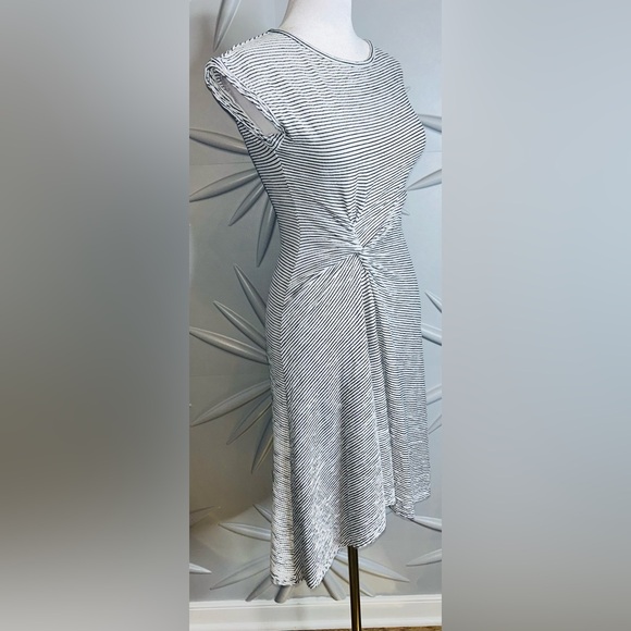 Max Studio XS black & white twist knot dress w/high low effect. Bust 32”-34” - Picture 3 of 5